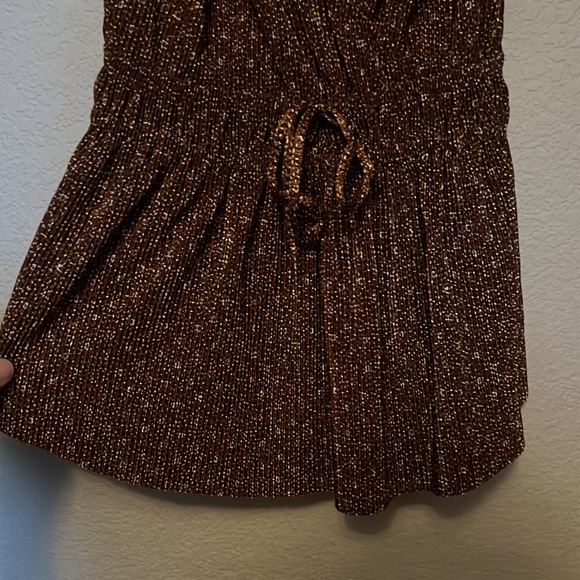 Abercrombie & Fitch v-neck tank with cinched tie-waist - Picture 4 of 4